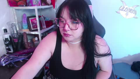 Snapshot of lilomoon69 chatting on 12/29/24, 06:14 Lilo online show from 12/29/24, 06:14