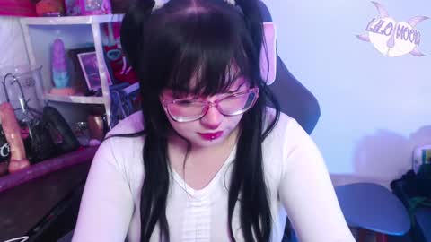 Snapshot of lilomoon69 chatting on 12/31/24, 02:19 Lilo online show from 12/31/24, 02:19
