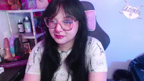 Snapshot of lilomoon69 chatting on 01/14/25, 03:32 Lilo online show from 01/14/25, 03:32