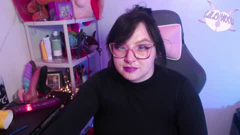 Snapshot of lilomoon69 chatting on 01/18/25, 06:45 Lilo online show from 01/18/25, 06:45
