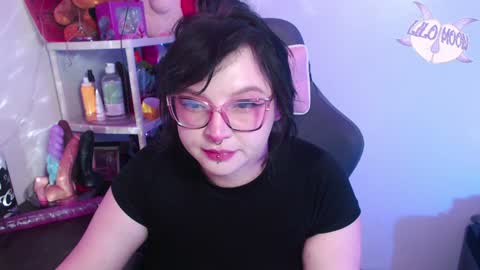 Snapshot of lilomoon69 chatting on 01/19/25, 04:22 Lilo online show from 01/19/25, 04:22