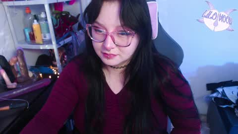 Snapshot of lilomoon69 chatting on 01/24/25, 04:37 Lilo online show from 01/24/25, 04:37