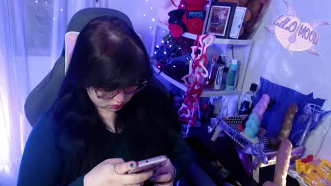 Snapshot of lilomoon69 chatting on 02/18/25, 03:21 Lilo online show from 02/18/25, 03:21
