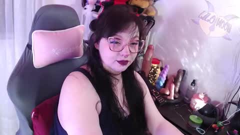Snapshot of lilomoon69 chatting on 09/10/25, 12:05 Lilo online show from 09/10/25, 12:05