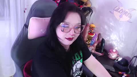 Snapshot of lilomoon69 chatting on 10/02/25, 01:51 Lilo online show from 10/02/25, 01:51