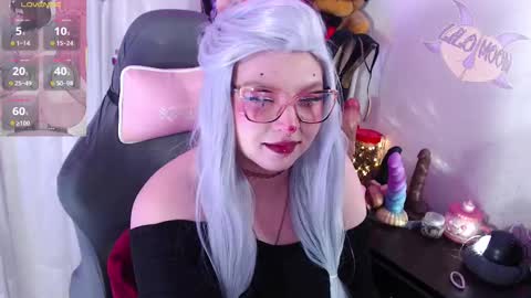 Snapshot of lilomoon69 chatting on 10/17/25, 03:03 Lilo online show from 10/17/25, 03:03