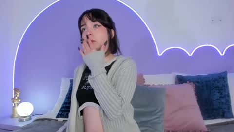 Lilou online show from 02/11/25, 02:57