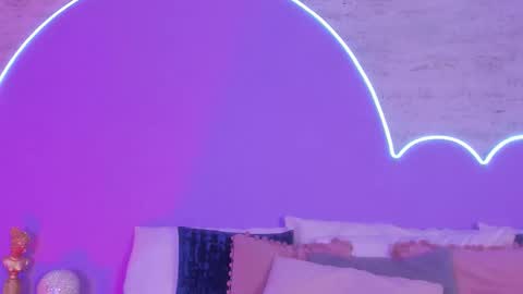 Lilou online show from 10/15/25, 11:54