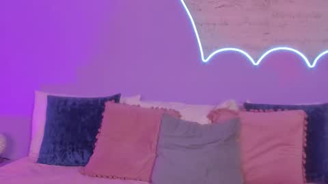 Lilou online show from 10/21/25, 11:44