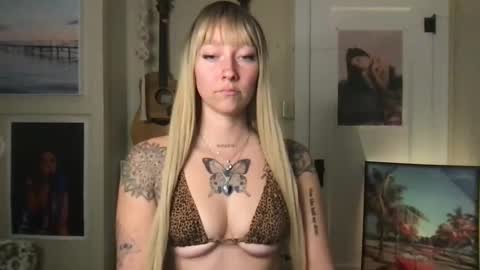 Lilpeachykeenn online show from 12/07/24, 01:47