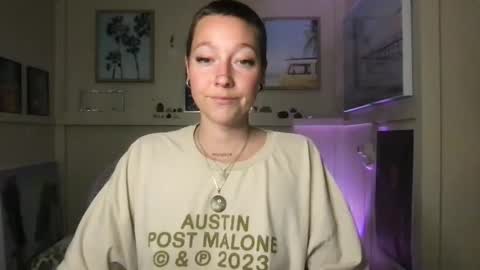 Lilpeachykeenn online show from 01/02/25, 02:33