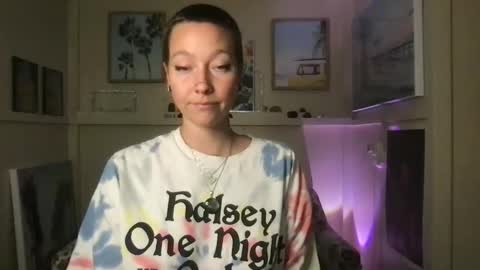 Lilpeachykeenn online show from 01/04/25, 12:59