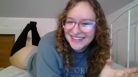 Snapshot of lilpies chatting on 12/19/24, 05:08 LilPies online show from 12/19/24, 05:08