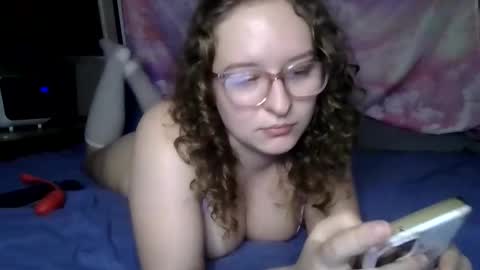 Snapshot of lilpies chatting on 12/29/24, 04:38 LilPies online show from 12/29/24, 04:38