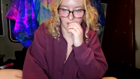 Snapshot of lilpies chatting on 12/01/25, 05:56 LilPies online show from 12/01/25, 05:56