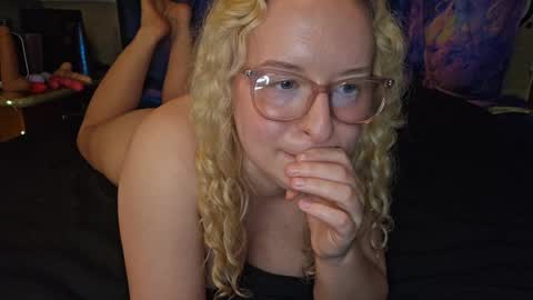 LilPies  online show from 03/28/26, 06:46