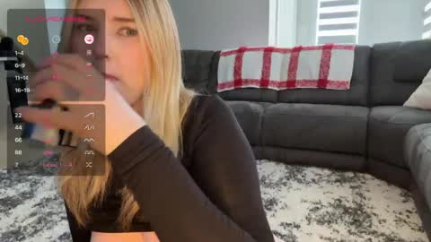 Ava online show from 04/07/26, 02:28