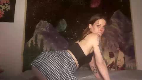 Luna online show from 03/01/26, 12:01