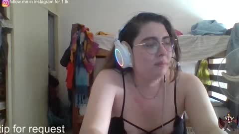 Snapshot of lilsuccubusvicky chatting on 01/20/25, 06:10 lilsuccubusvicky online show from 01/20/25, 06:10