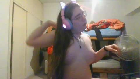 lilsuccubusvicky online show from 11/26/25, 03:51