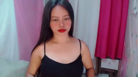 Snapshot of lilsweet_marie chatting on 11/23/25, 12:38 Lilsweet marie online show from 11/23/25, 12:38