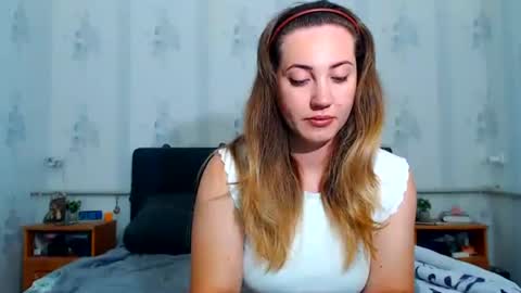 lilu_cute25 online show from 06/24/26, 08:41