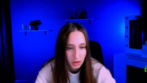 lilu_pink online show from 10/03/25, 12:46