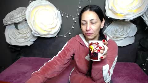 lilugrants online show from 11/08/25, 07:12