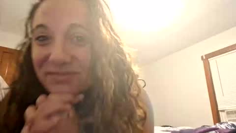 Snapshot of lilwhitemilf chatting on 09/17/25, 02:13 lilwhitemilf online show from 09/17/25, 02:13