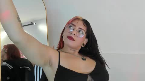 Snapshot of lily666_ chatting on 10/10/25, 07:57 L i l y online show from 10/10/25, 07:57