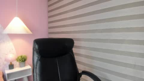  Lily  online show from 06/20/26, 08:44