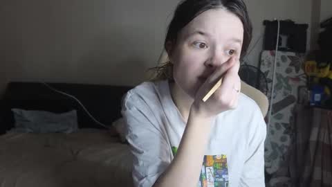 Snapshot of lily_and_jake chatting on 11/22/25, 05:28 lily_and_jake online show from 11/22/25, 05:28