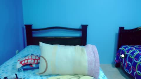 Snapshot of lily_benet1 chatting on 09/15/25, 05:51 LILYB online show from 09/15/25, 05:51