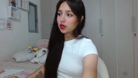 Snapshot of lily_crushx chatting on 10/07/25, 04:53 Lirio online show from 10/07/25, 04:53