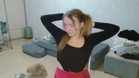 Lily dollyx online show from 04/30/26, 05:41