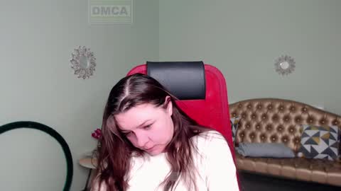 Lily online show from 01/28/25, 04:18