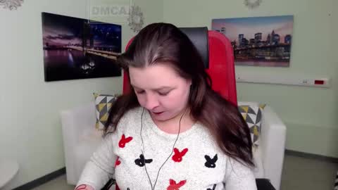 Lily online show from 02/09/26, 08:29