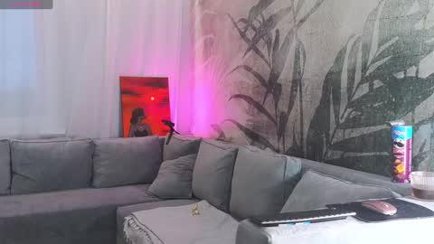 Snapshot of lily_foster_ chatting on 12/09/24, 01:13 Lily online show from 12/09/24, 01:13