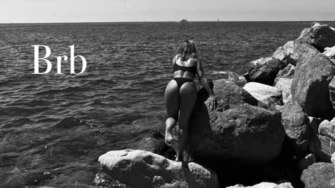 Snapshot of lily_foster_ chatting on 12/09/24, 04:15 Lily online show from 12/09/24, 04:15