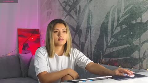 Snapshot of lily_foster_ chatting on 01/01/25, 06:26 Lily online show from 01/01/25, 06:26