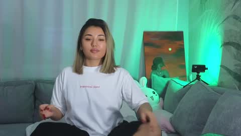 Snapshot of lily_foster_ chatting on 01/19/25, 05:05 Lily online show from 01/19/25, 05:05