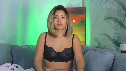 Snapshot of lily_foster_ chatting on 02/09/25, 04:18 Lily online show from 02/09/25, 04:18