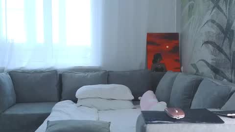 Snapshot of lily_foster_ chatting on 02/15/25, 07:49 Lily online show from 02/15/25, 07:49