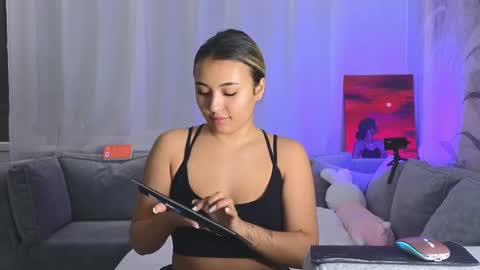 Snapshot of lily_foster_ chatting on 02/16/25, 05:04 Lily online show from 02/16/25, 05:04