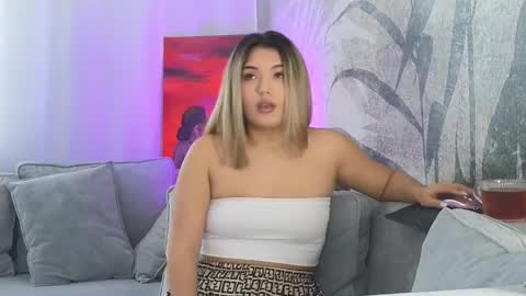 Snapshot of lily_foster_ chatting on 02/27/25, 10:48 Lily online show from 02/27/25, 10:48