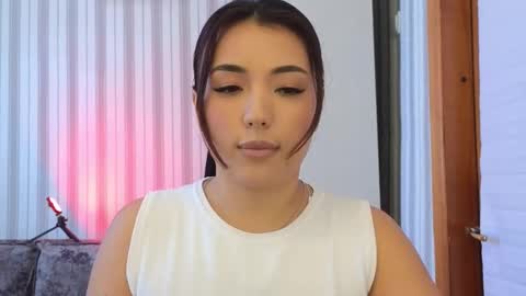 Snapshot of lily_foster_ chatting on 09/10/25, 12:05 Lily online show from 09/10/25, 12:05