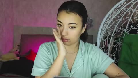 Snapshot of lily_foster_ chatting on 10/21/25, 06:03 Lily online show from 10/21/25, 06:03