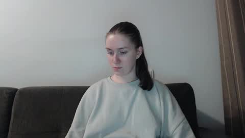 lily_love_x online show from 12/03/24, 10:51