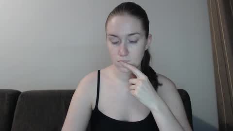 lily_love_x online show from 12/11/24, 11:21