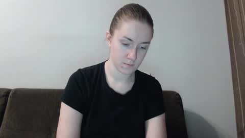 lily_love_x online show from 02/08/25, 06:01